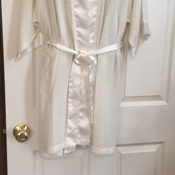 Dream Modes Robe - Picture 3 of 6